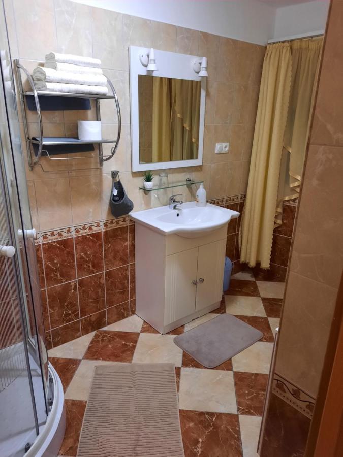 Ambrozia Guesthouse 瑙吉考尼饶 外观 照片