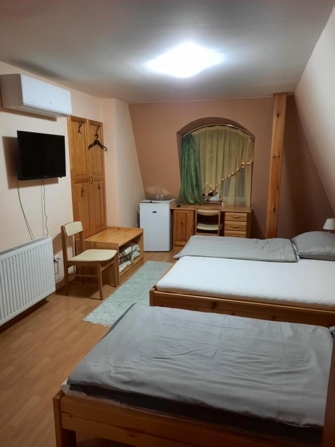 Ambrozia Guesthouse 瑙吉考尼饶 外观 照片