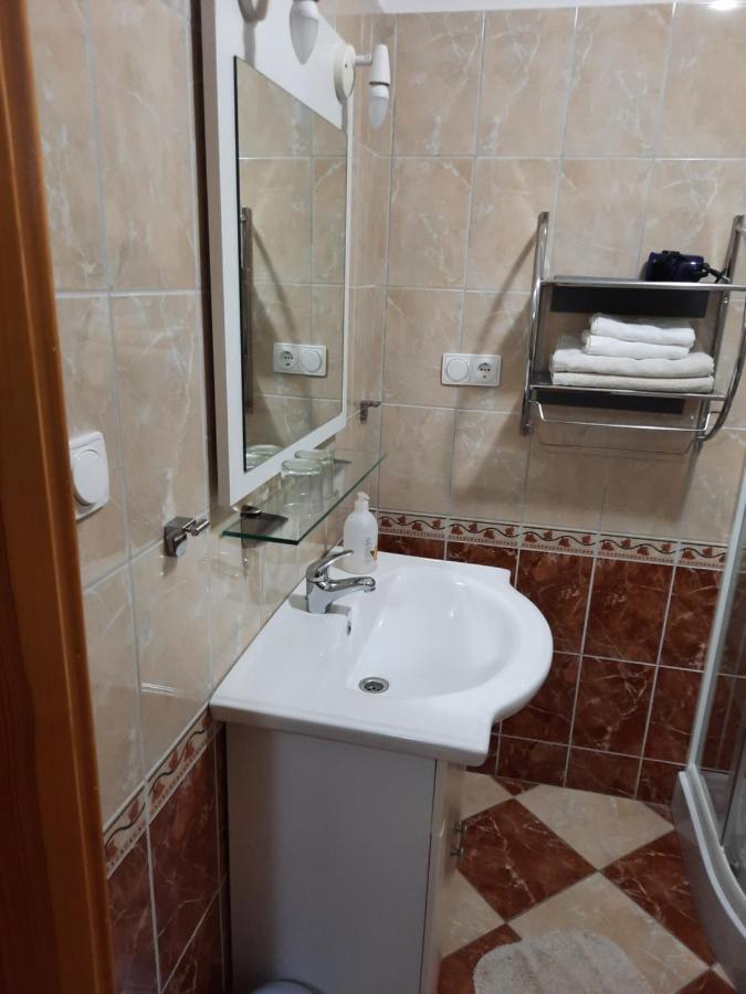 Ambrozia Guesthouse 瑙吉考尼饶 外观 照片