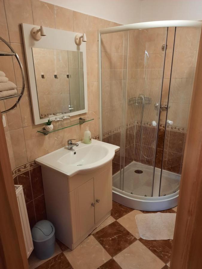 Ambrozia Guesthouse 瑙吉考尼饶 外观 照片
