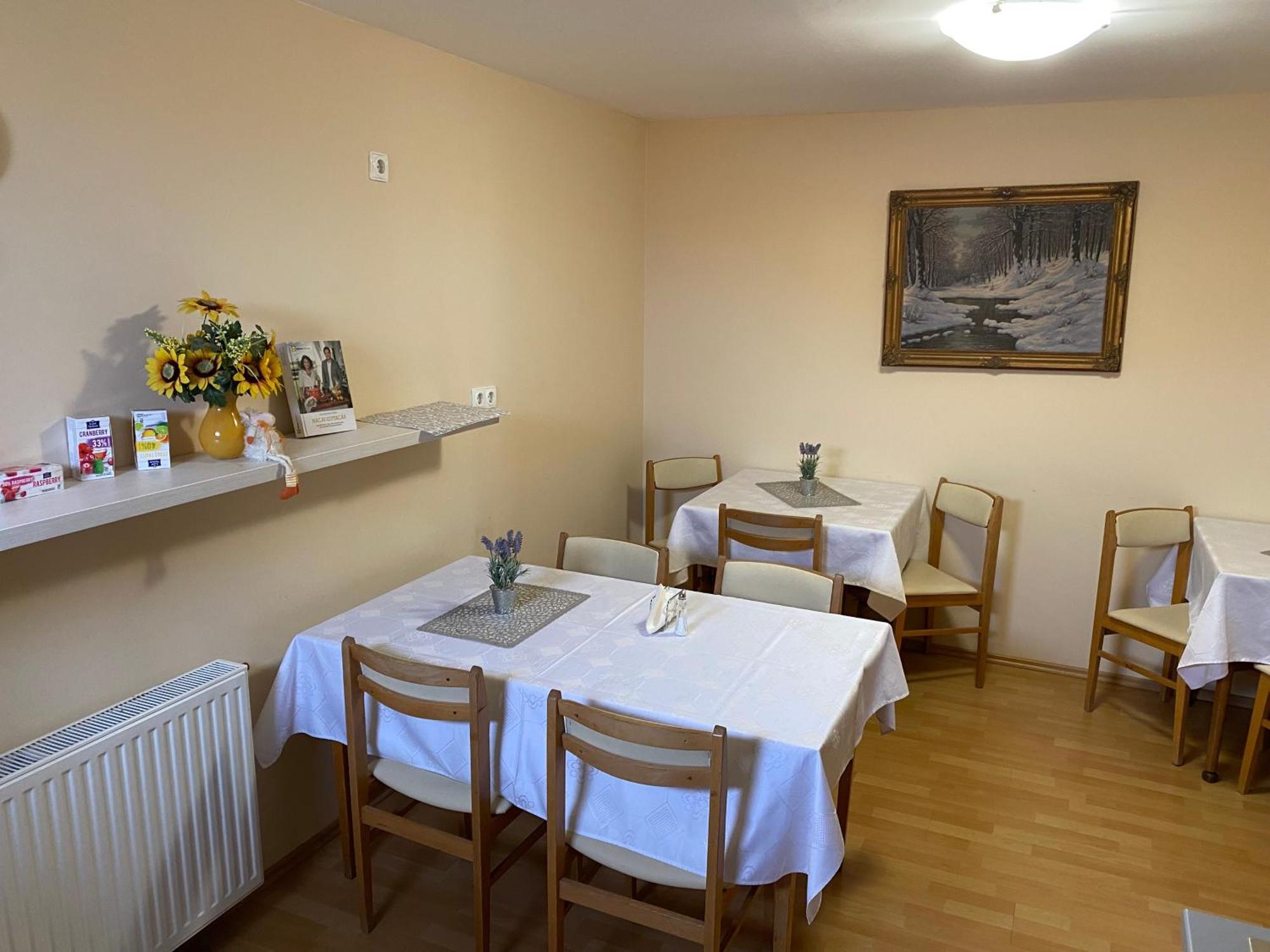 Ambrozia Guesthouse 瑙吉考尼饶 外观 照片