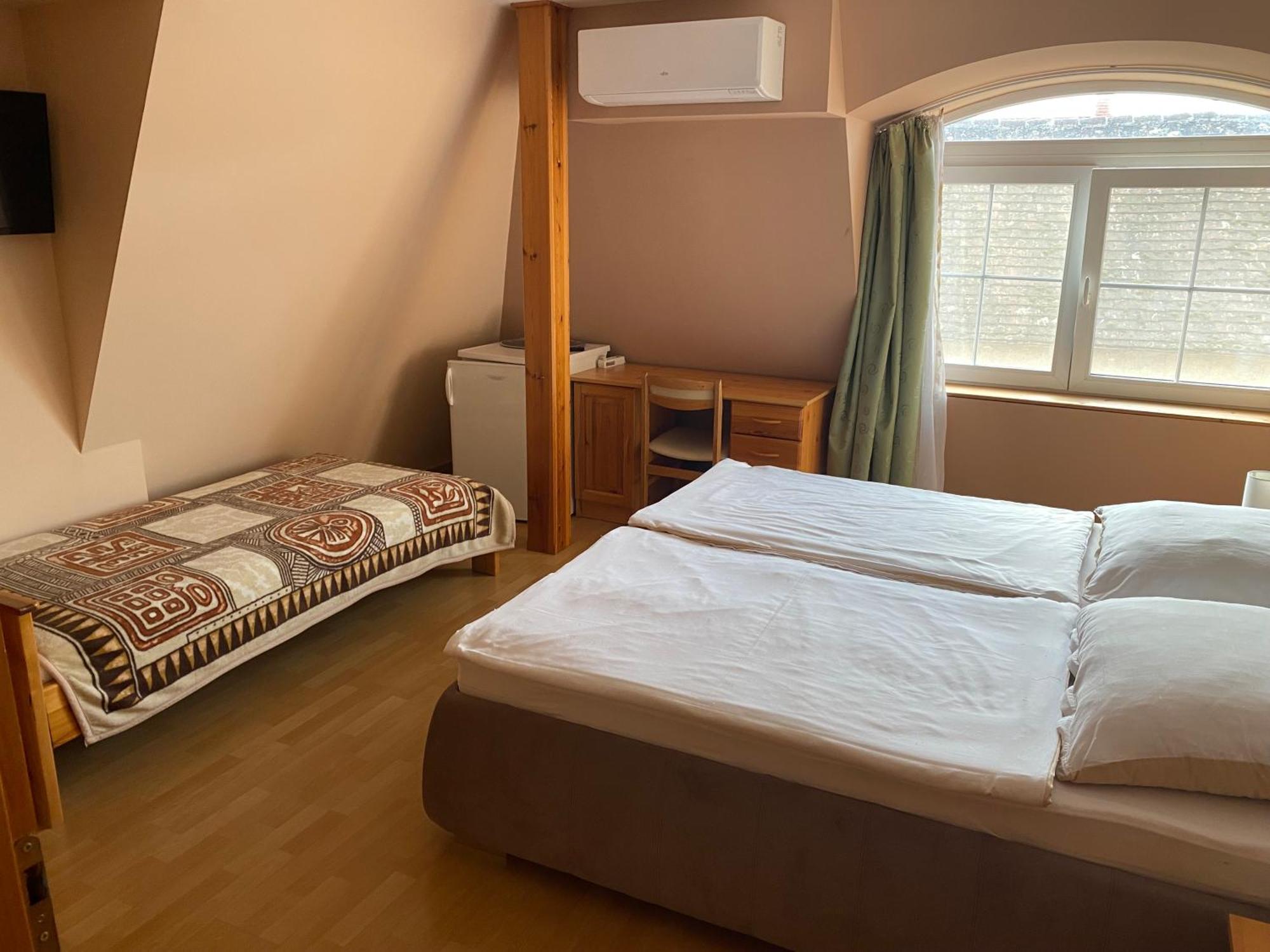 Ambrozia Guesthouse 瑙吉考尼饶 外观 照片