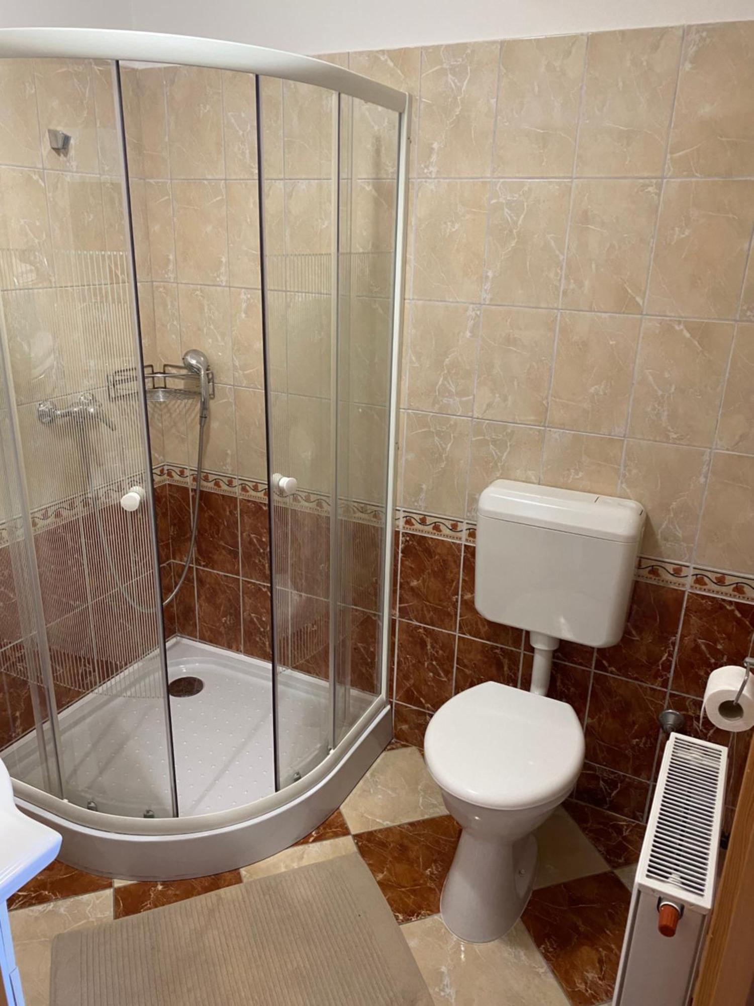 Ambrozia Guesthouse 瑙吉考尼饶 外观 照片