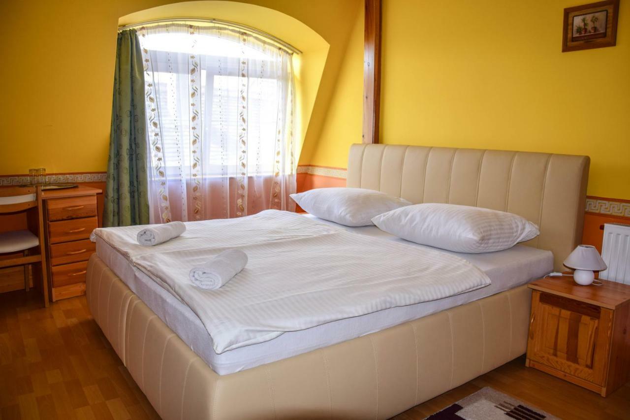 Ambrozia Guesthouse 瑙吉考尼饶 外观 照片